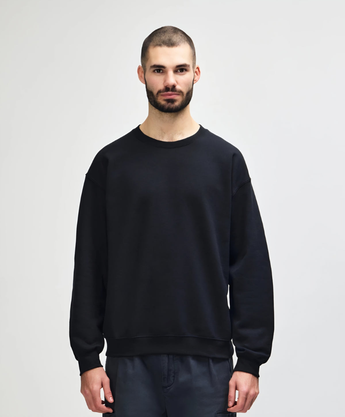 UNISEX CLASSIC CREW- GILDAN